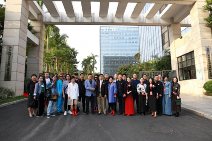 國內首個時裝設計名師名牌孵化基地落戶深圳